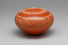 Seed Pot by Dennis Daubs, Jemez & San Ildefonso Pueblos