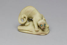 Mountain Lion Fetish Carving by Wilfred Cheama, Zuni