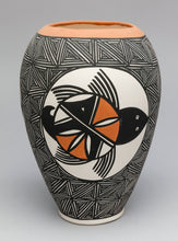 Pot depicting Turtles by Juanita L. Peters, Acoma Pueblo