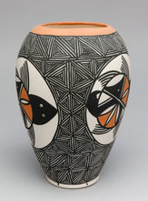 Pot depicting Turtles by Juanita L. Peters, Acoma Pueblo