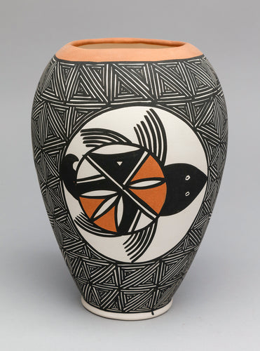 Pot depicting Turtles by Juanita L. Peters, Acoma Pueblo