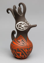 Pottery Vessel depicting a Bird by Avelia and Anderson Peynetsa, Zuni Pueblo