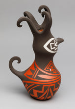 Pottery Vessel depicting a Bird by Avelia and Anderson Peynetsa, Zuni Pueblo