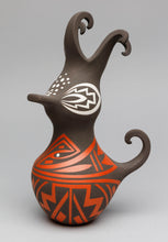 Pottery Vessel depicting a Bird by Avelia and Anderson Peynetsa, Zuni Pueblo
