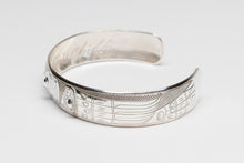 Bracelet depicting Eagle by Gene Chilton, Tlingit