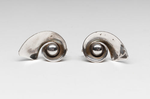 Mexican Screw Back Earrings c. 1940, Mexico