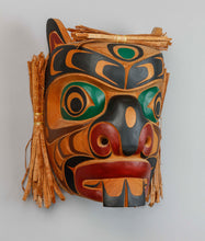 Mask depicting Beaver by Bill Henderson, Kwakwaka'wakw