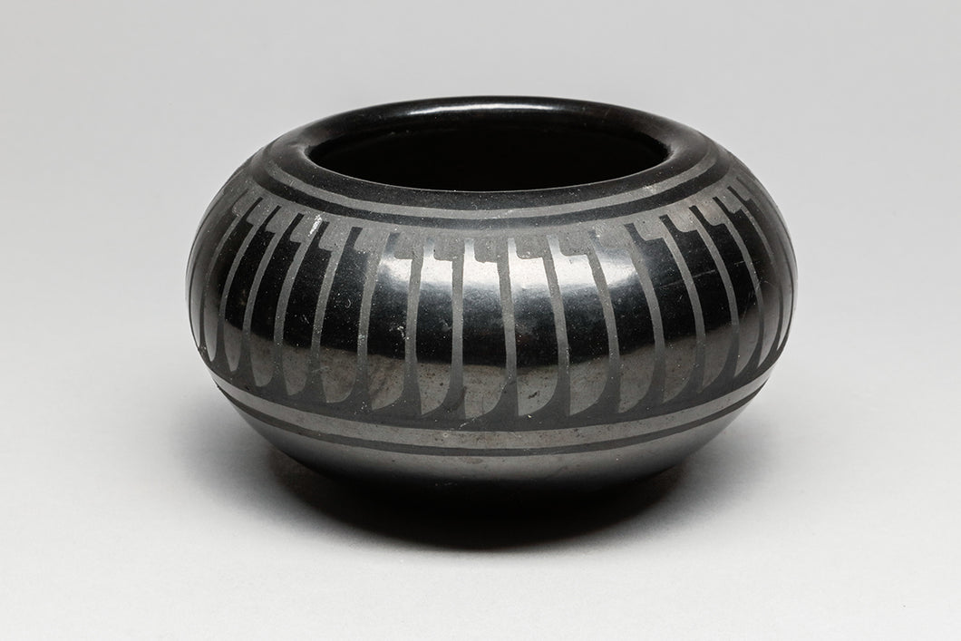 Pot with Feather Design by Blue Corn ( 1921-1999), San Ildefonso