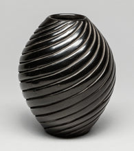 Pot with Swirl Design by Denise Chavarria, Santa Clara