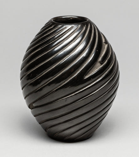 Pot with Swirl Design by Denise Chavarria, Santa Clara