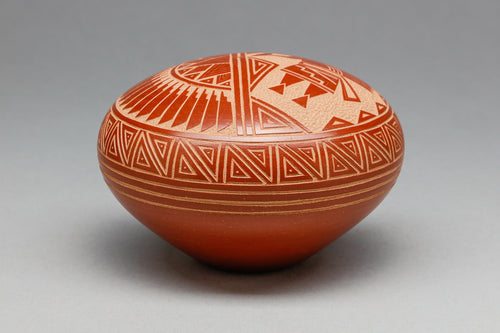 Seed Pot by Dennis Daubs, Jemez & San Ildefonso Pueblos