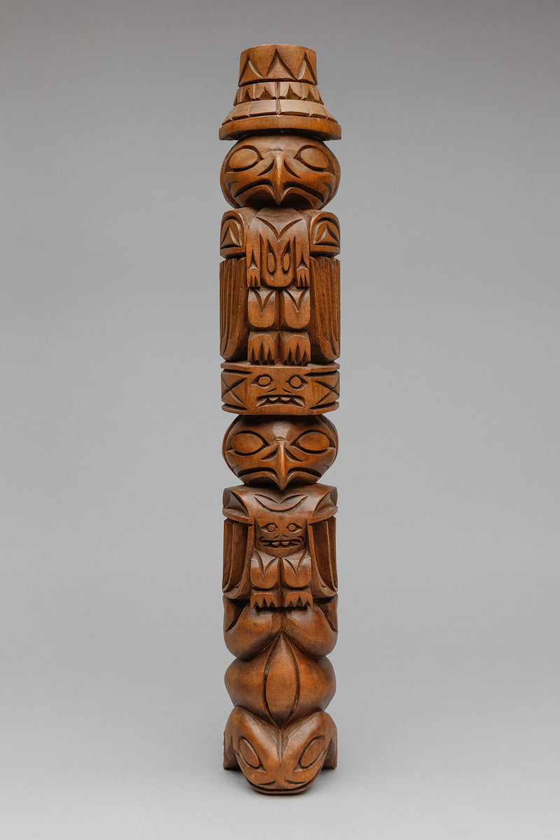 SPECTACULAR 3 FIGURE TOTEM POLE WITH RAVEN, BEAR AND SALMON. POLE MEASURES  103 TALL X 18 WIDE - Able Auctions