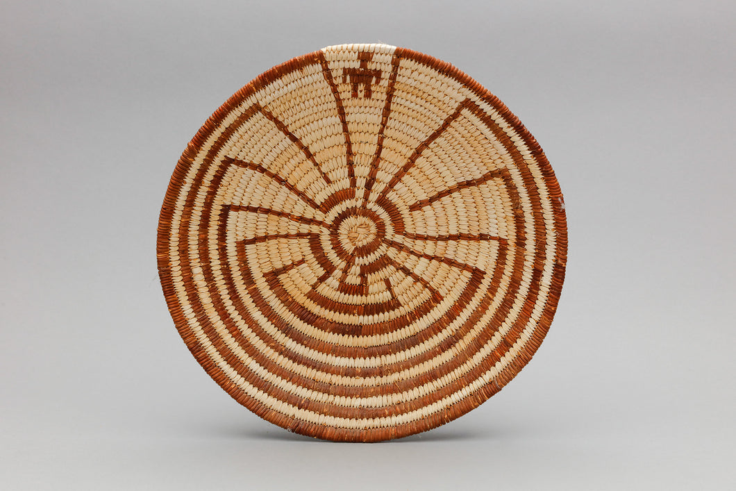 Basketry Tray depicting I'itoi (Man in the Maze), Tohono O'odham