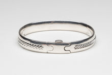 Unisex Silver Clasp Bracelet by David Yurman