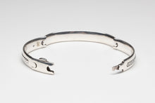 Unisex Silver Clasp Bracelet by David Yurman