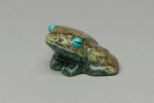 Frog Fetish Carving by Freddie Leekya, Zuni
